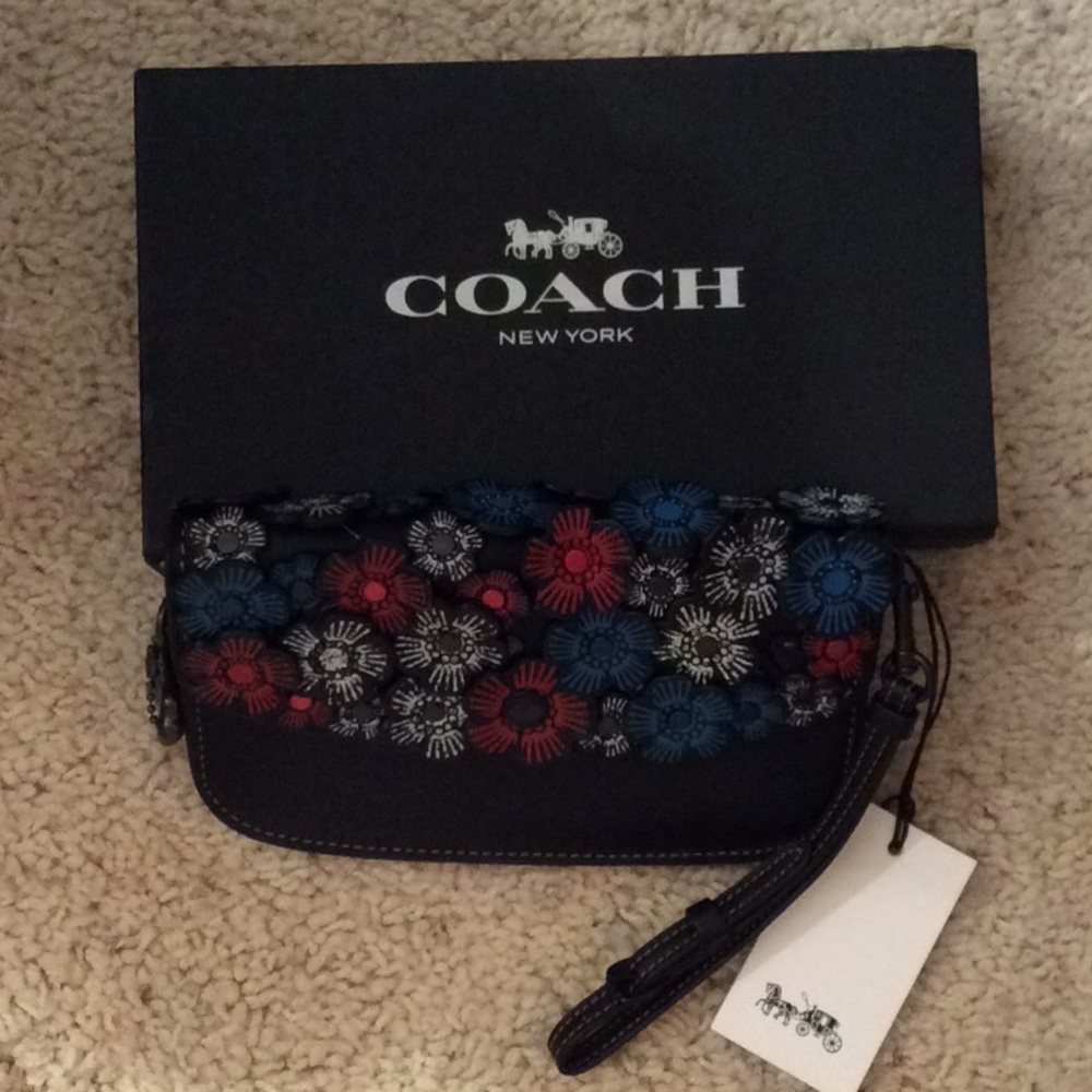Coach wristlet wallet NIB